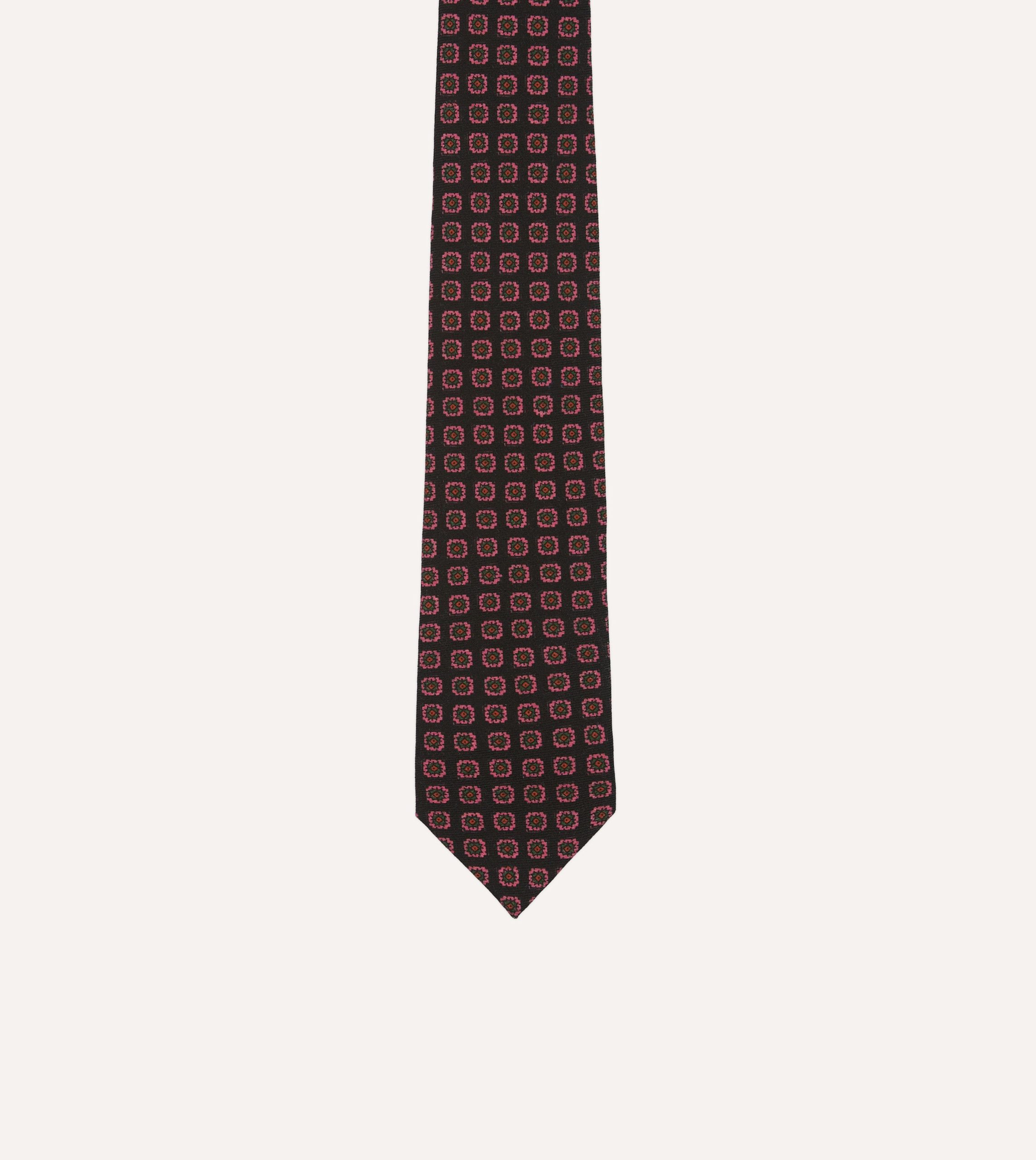 Black Red. and Green Diamond Print Check Self-Tipped Wool Tie - Image 3