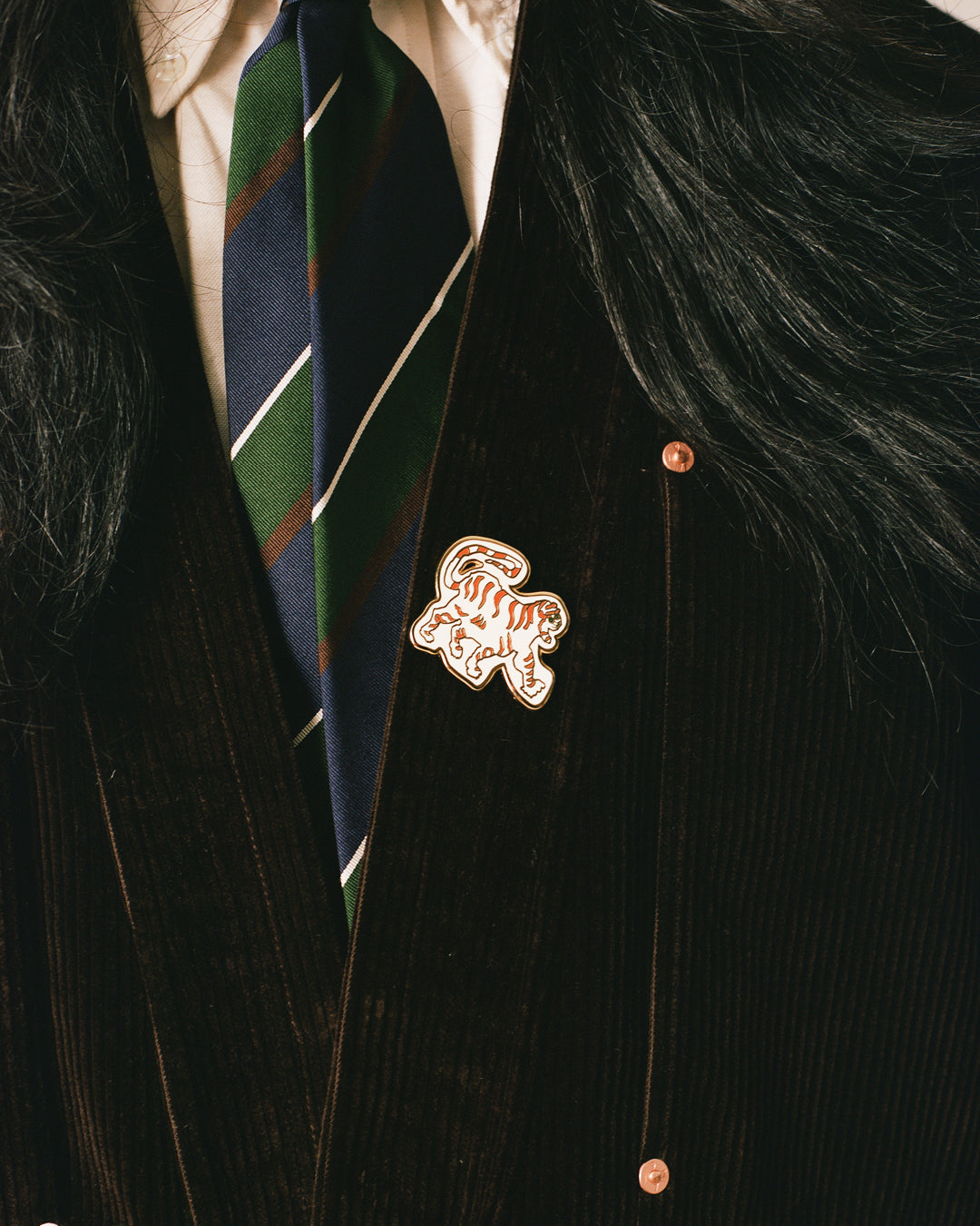 Shoyoroll by Drake's Enamel Tiger Pin - Image 3